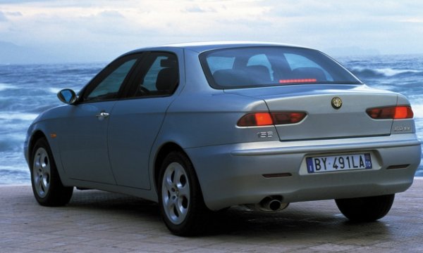 Еволюцията на дизела продължава по оста Италия-Германия дори през 90-те години, когато инженерът Марио Рико от Fiat Group разработва технологията, която все още присъства сред дизеловите автомобили на пазара: Common Rail . Това е система за впръскване под високо налягане с един резервоар за всички инжектори, управляван от електронен контролен блок, който диктува времето за отваряне и затваряне. Изобретението, което кара университета в Перуджа да присъди на Рико почетна степен  по машинно инженерство, е вкарано в производство от Bosch. 
Немците притежават ноу хауто и ресурсите, за да започнат реализация на пазара. Fiat Group се възползва от двете години на ексклузивност с дебюта на Alfa Romeo 156  с двигателите 1.9 и 2.4 Jtd. Следователно 156 е първият турбодизелов автомобил в света, предлагащ удоволствие от шофирането, сравнимо с това, гарантирано от бензиновите двигатели. 
